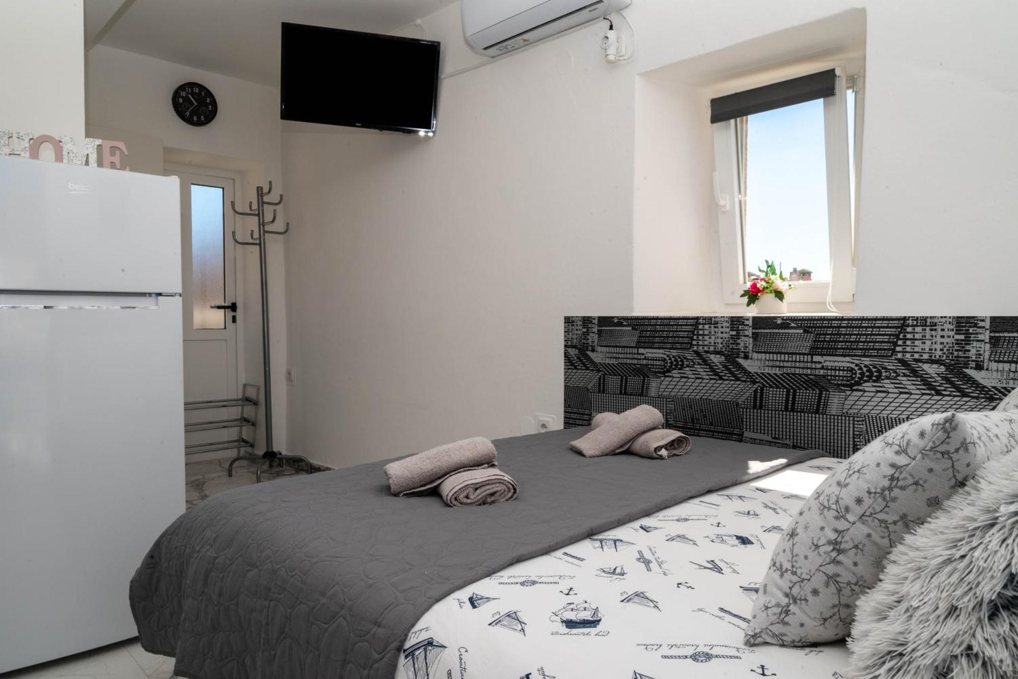 Guest House Ivona Split Exterior photo